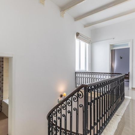 Charming Four Bedroom Townhouse One Minute Away From The Seafront Sliema Luaran gambar