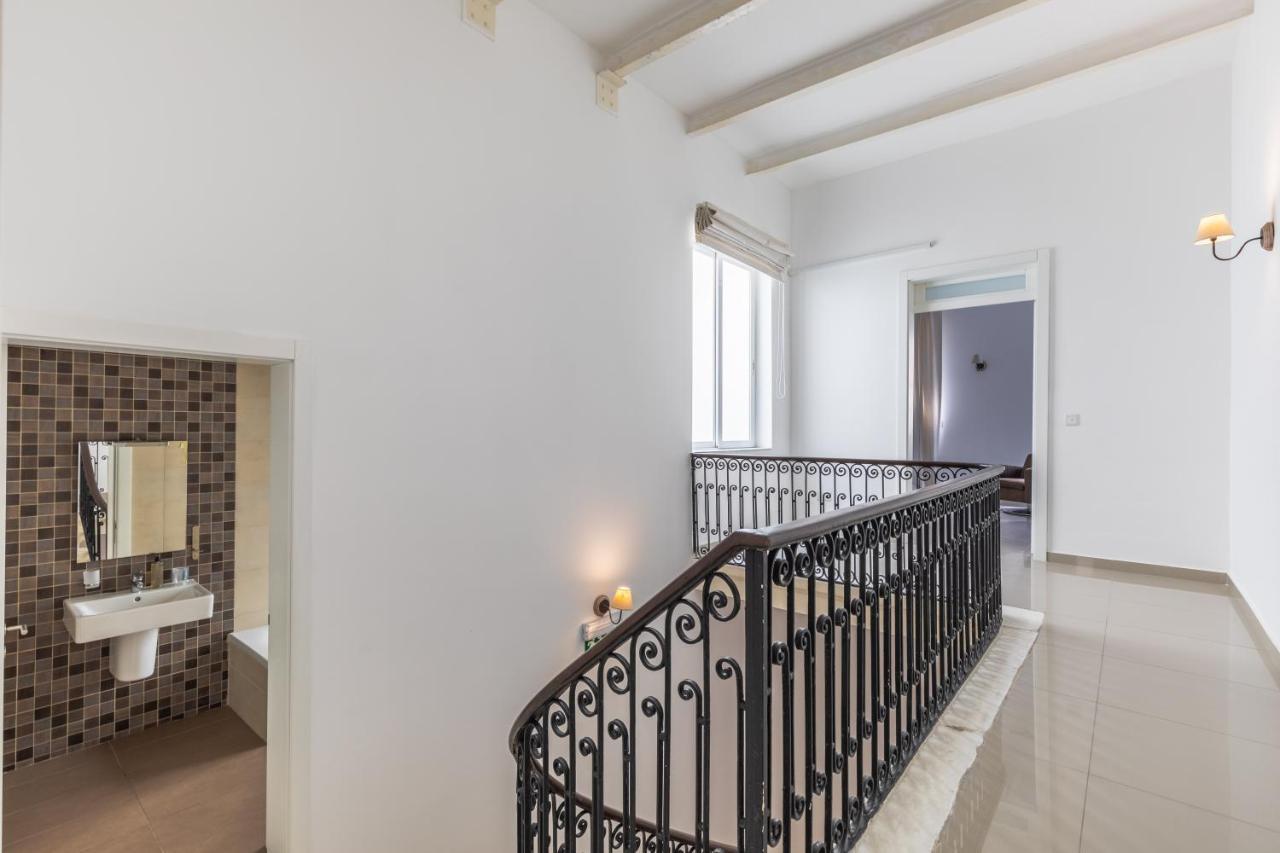 Charming Four Bedroom Townhouse One Minute Away From The Seafront Sliema Luaran gambar